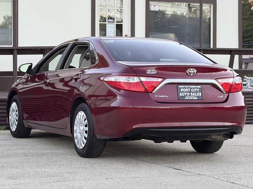 2017 Toyota Camry LE