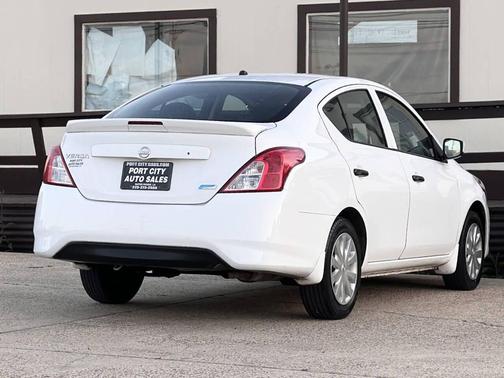 2016 Nissan Versa 1.6 S+