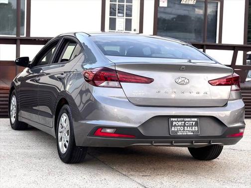 2019 Hyundai ELANTRA SE