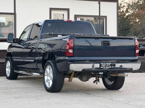 2005 Chevrolet Silverado 1500 LS Crew Cab