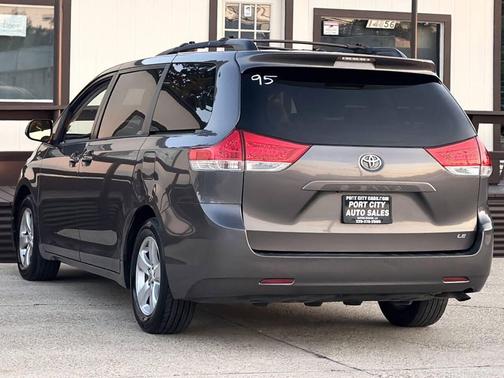 2013 Toyota Sienna LE
