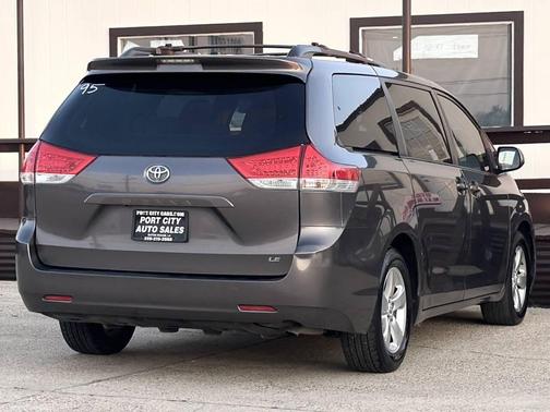 2013 Toyota Sienna LE