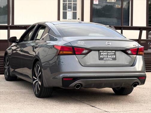2020 Nissan Altima SR FWD