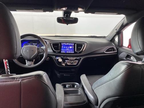 2018 Chrysler Pacifica Touring-L