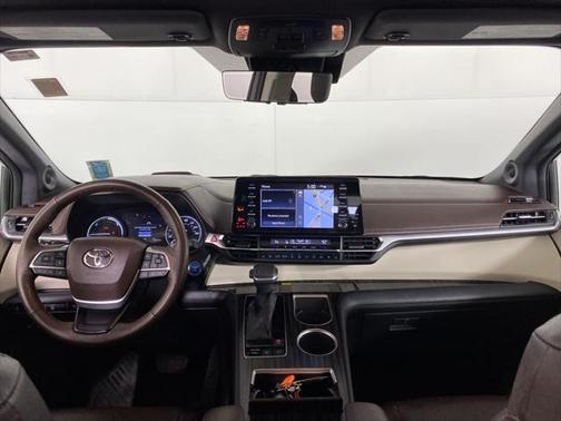 2022 Toyota Sienna Platinum 7 Passenger