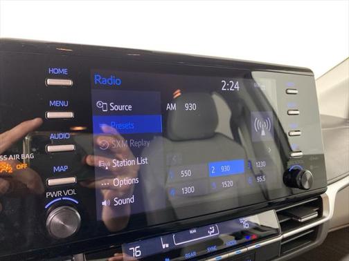 2022 Toyota Sienna LE