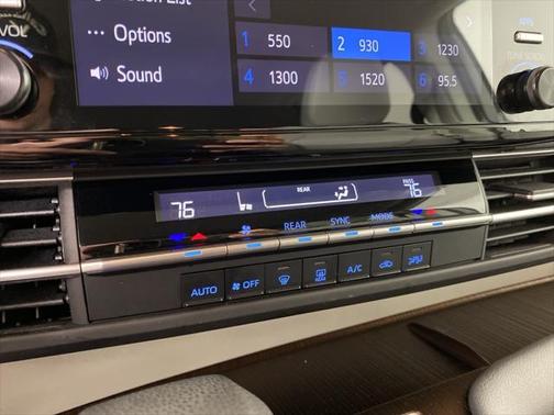 2022 Toyota Sienna LE