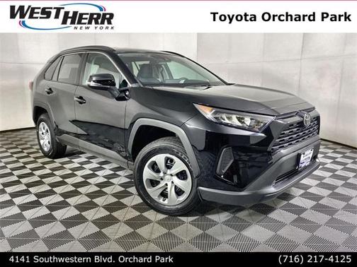 Photo 1 of 29 of 2019 Toyota RAV4 LE