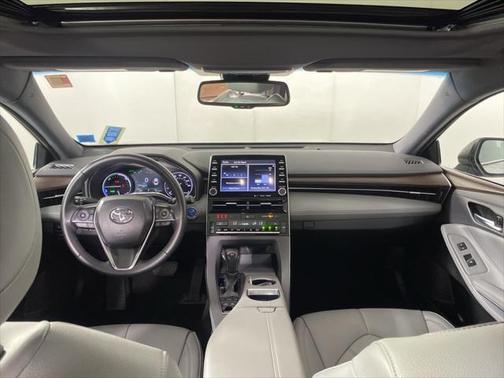 2021 Toyota Avalon Hybrid XLE Plus