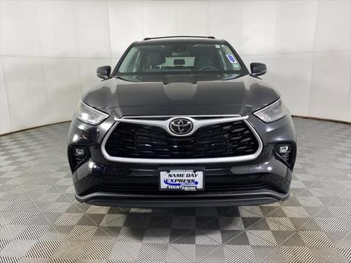 2025 Toyota Highlander LE