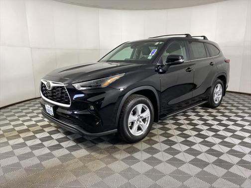 2025 Toyota Highlander LE