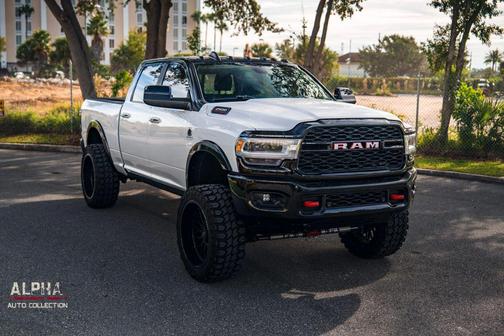 2019 RAM 2500 Laramie Crew Cab 4x4 6'4' Box