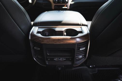 2019 RAM 2500 Laramie Crew Cab 4x4 6'4' Box