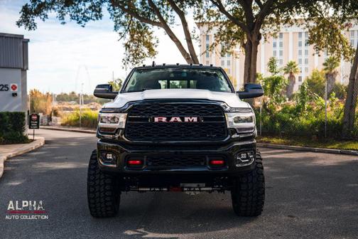 2019 RAM 2500 Laramie Crew Cab 4x4 6'4' Box