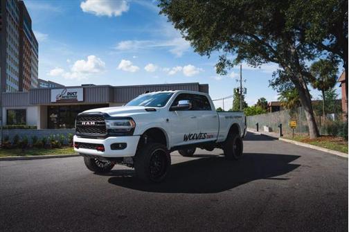 2019 RAM 2500 Laramie Crew Cab 4x4 6'4' Box