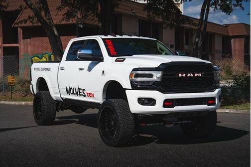 2019 RAM 2500 Laramie Crew Cab 4x4 6'4' Box