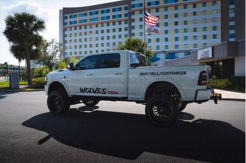2019 RAM 2500 Laramie Crew Cab 4x4 6'4' Box