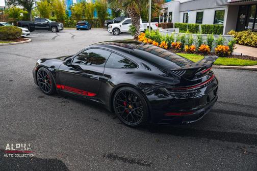 2024 Porsche 911 Carrera 4