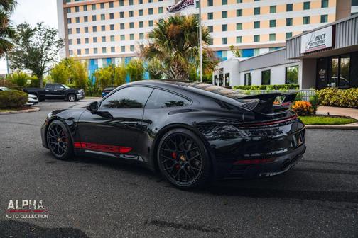 2024 Porsche 911 Carrera 4