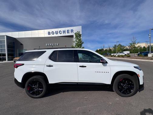 Summit White 2023 Chevrolet Traverse Premier