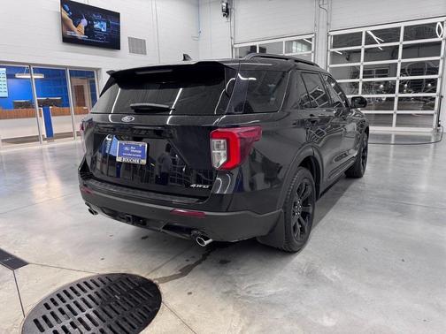 2022 Ford Explorer ST-Line