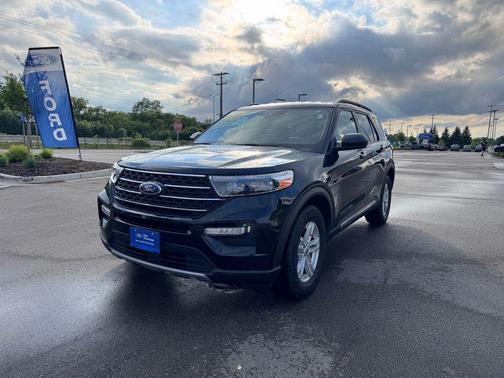 AGATE BLACK METALLIC 2021 Ford Explorer XLT