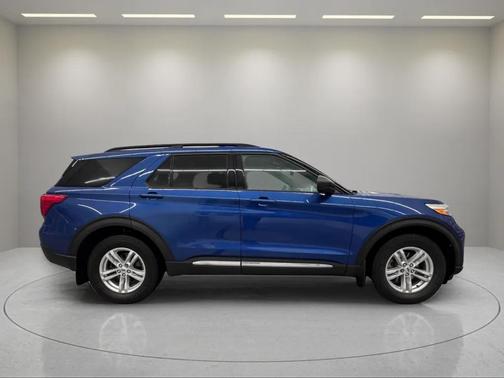 ATLAS BLUE METALLIC 2020 Ford Explorer XLT