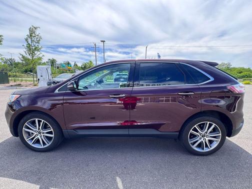 BURGUNDY VELVET MET TINT CC 2024 Ford Edge Titanium