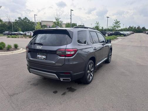 Gray 2023 Honda Pilot Touring 8-Passenger