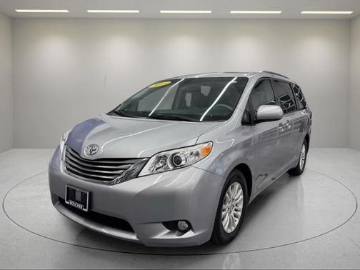 2013 Toyota Sienna XLE
