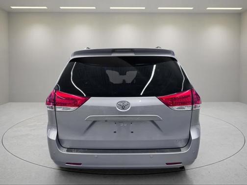 2013 Toyota Sienna XLE