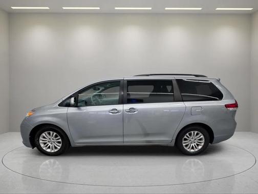 2013 Toyota Sienna XLE