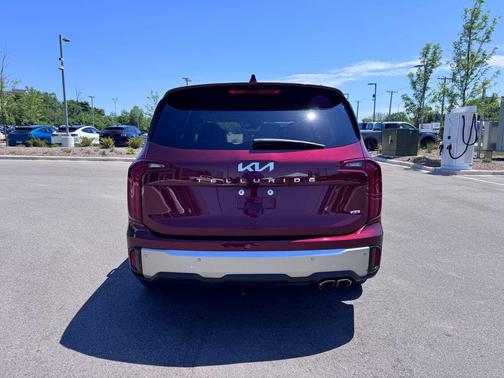 Dawning Red 2023 Kia Telluride S