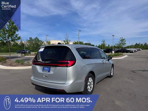 Silver Mist Clearcoat 2023 Chrysler Pacifica Touring L