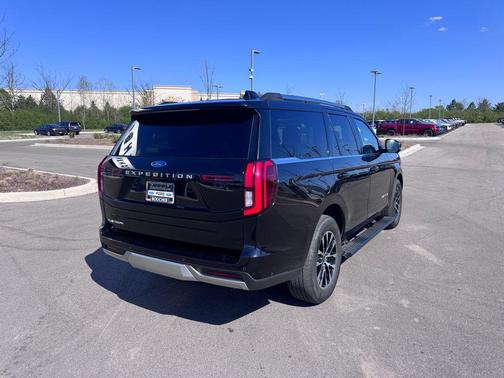 AGATE BLACK METALLIC 2025 Ford Expedition Platinum