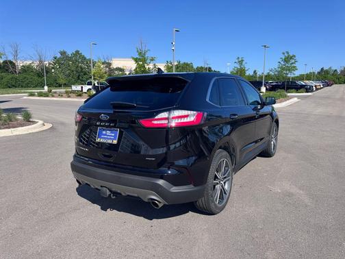 AGATE BLACK METALLIC 2024 Ford Edge Titanium