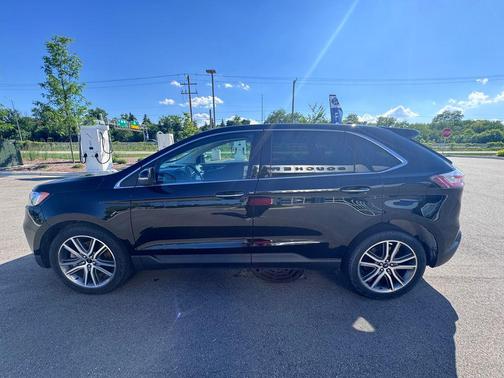AGATE BLACK METALLIC 2024 Ford Edge Titanium
