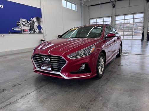 2018 Hyundai SONATA SE