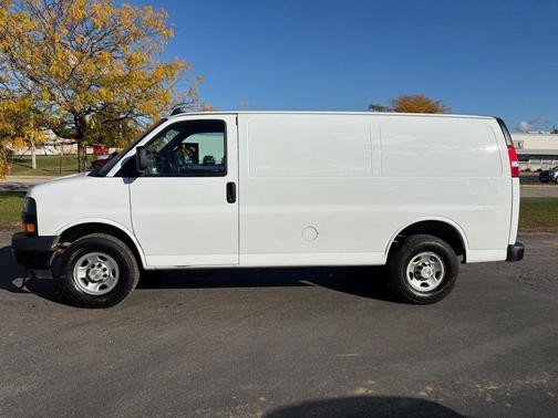 2023 Chevrolet Express 2500 RWD 2500 Regular Wheelbase WT