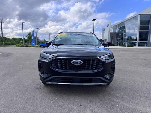 AGATE BLACK METALLIC 2023 Ford Escape Active