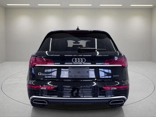 2023 Audi Q5 45 S line Premium