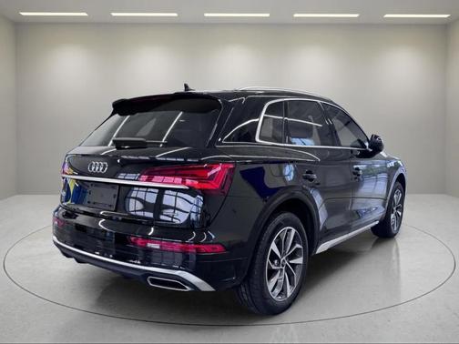 2023 Audi Q5 45 S line Premium
