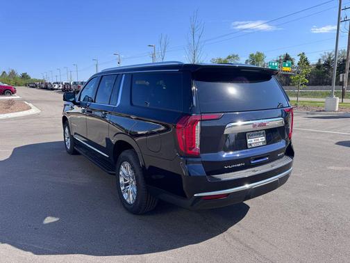 Midnight Blue Metallic 2021 GMC Yukon XL SLT