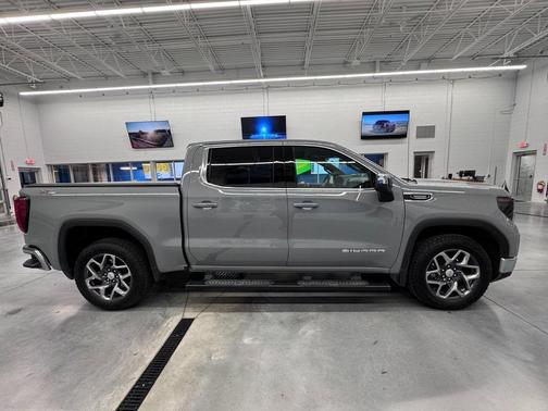 2024 GMC Sierra 1500 SLE
