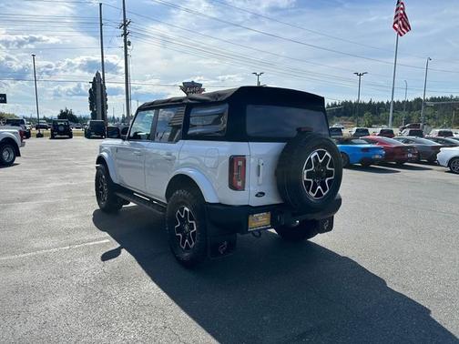 OXFORD WHITE 2021 Ford Bronco OUTER BANKS