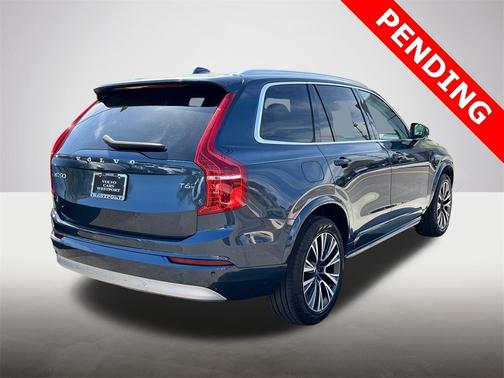 2022 Volvo XC90 T6 AWD Momentum 7 Seater