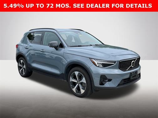 2023 Volvo XC40 B5 AWD Plus Dark
