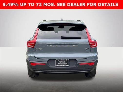 2023 Volvo XC40 B5 AWD Plus Dark