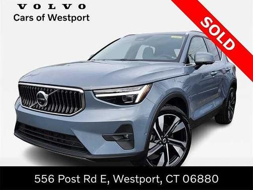 2023 Volvo XC40 B5 AWD Ultimate Bright