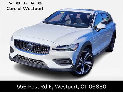 2025 Volvo V60 Cross Country Plus